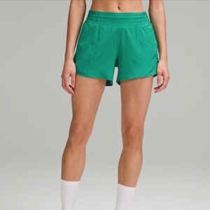 Lululemon Hotty Hot 4” Shorts Size 8 Cascadia Green